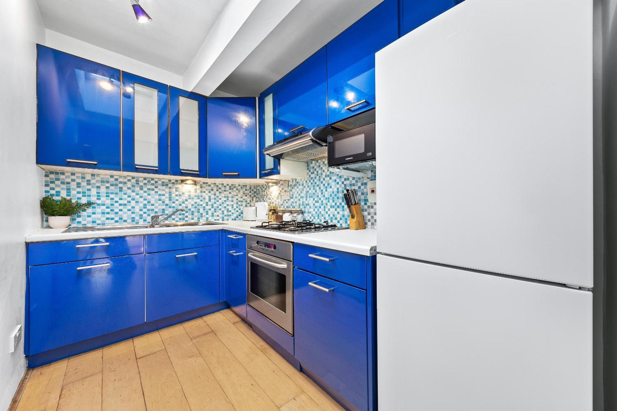 Balcony Blue Theme 1 Bedroom Central London Luxury Flat Near Hyde Park! Accommodates Up To 6! Double Sofa Bed And Next To Station! Exterior photo