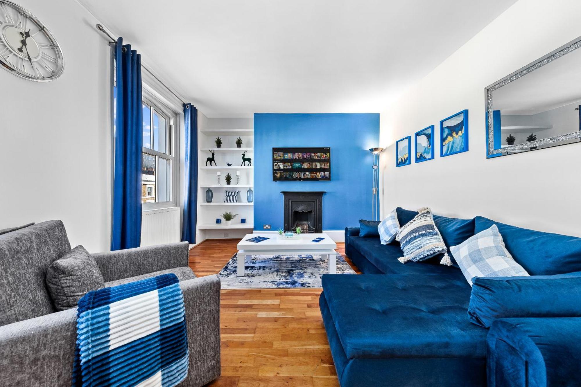 Balcony Blue Theme 1 Bedroom Central London Luxury Flat Near Hyde Park! Accommodates Up To 6! Double Sofa Bed And Next To Station! Exterior photo