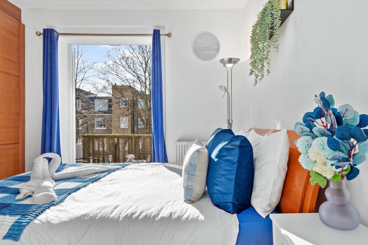 Balcony Blue Theme 1 Bedroom Central London Luxury Flat Near Hyde Park! Accommodates Up To 6! Double Sofa Bed And Next To Station! Exterior photo