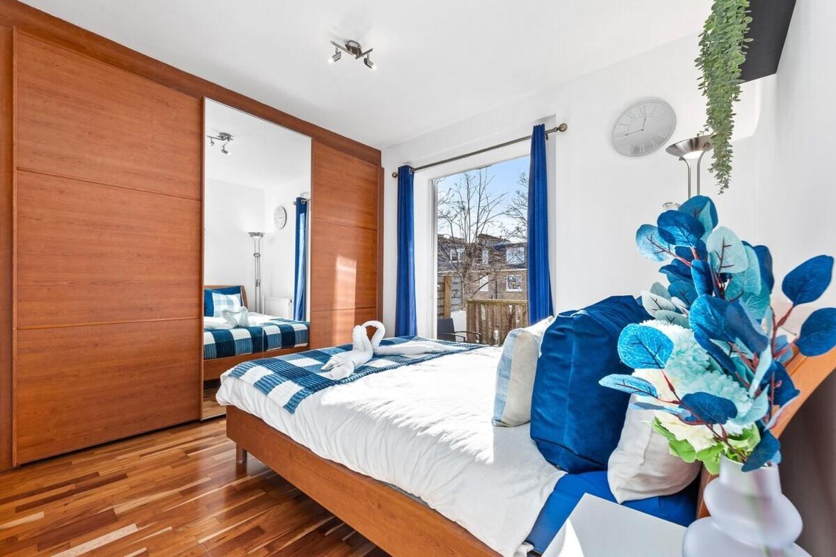 Balcony Blue Theme 1 Bedroom Central London Luxury Flat Near Hyde Park! Accommodates Up To 6! Double Sofa Bed And Next To Station! Exterior photo