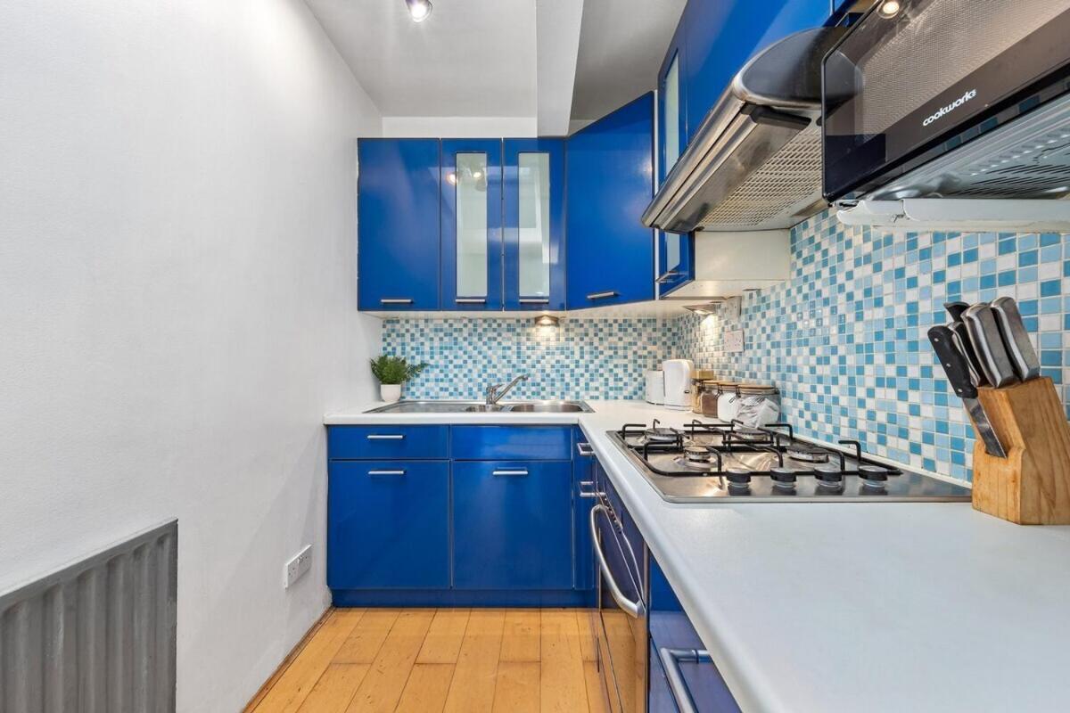 Balcony Blue Theme 1 Bedroom Central London Luxury Flat Near Hyde Park! Accommodates Up To 6! Double Sofa Bed And Next To Station! Exterior photo