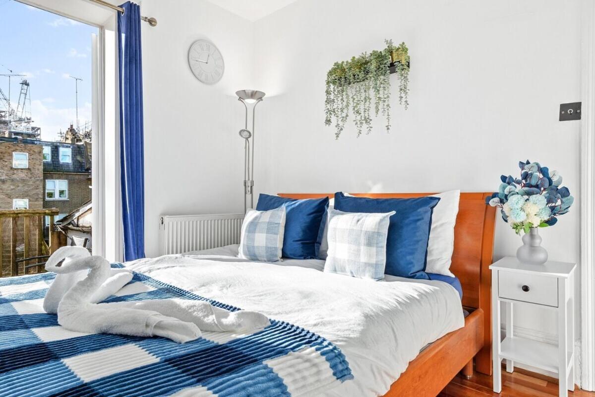 Balcony Blue Theme 1 Bedroom Central London Luxury Flat Near Hyde Park! Accommodates Up To 6! Double Sofa Bed And Next To Station! Exterior photo